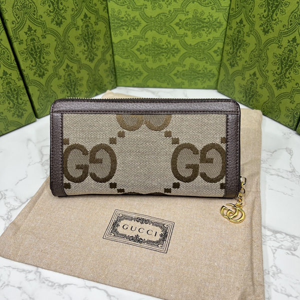 グッチ財布コピー背面デザイン